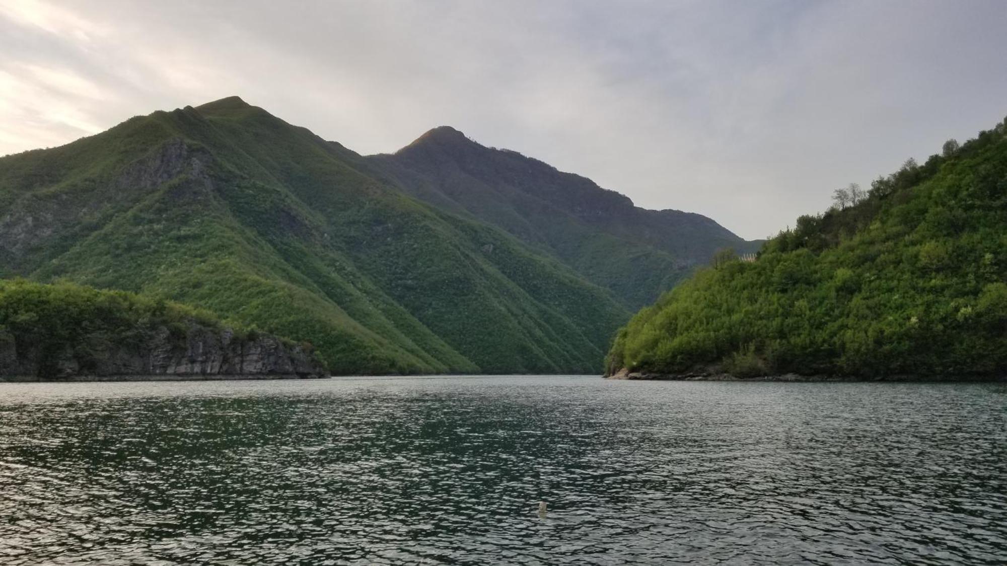 Twin Villas Komani Lake Экстерьер фото