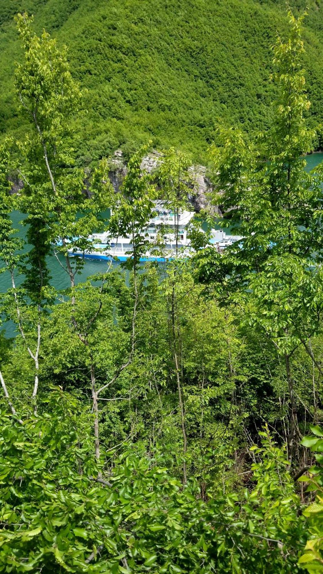 Twin Villas Komani Lake Экстерьер фото