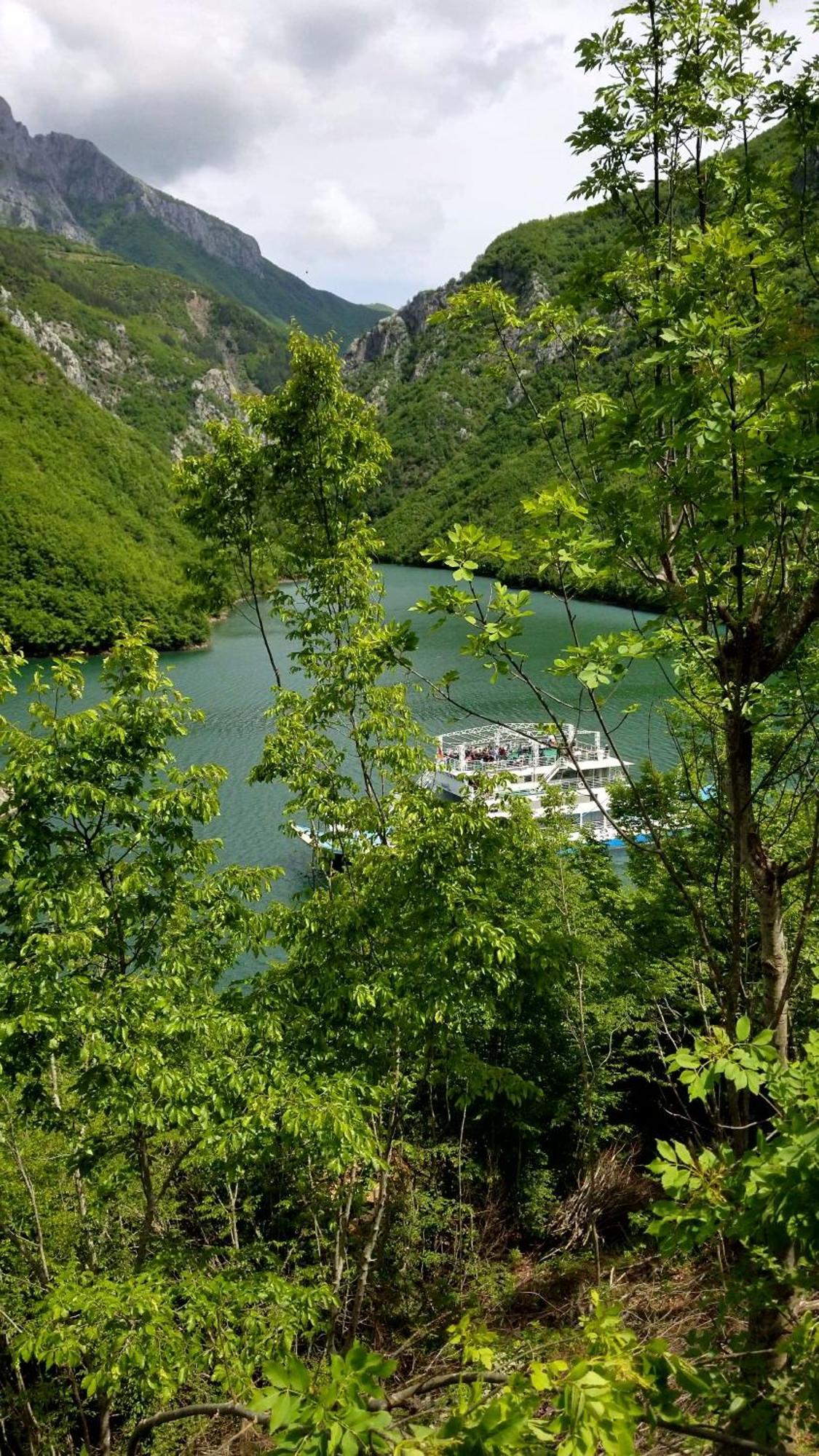 Twin Villas Komani Lake Экстерьер фото