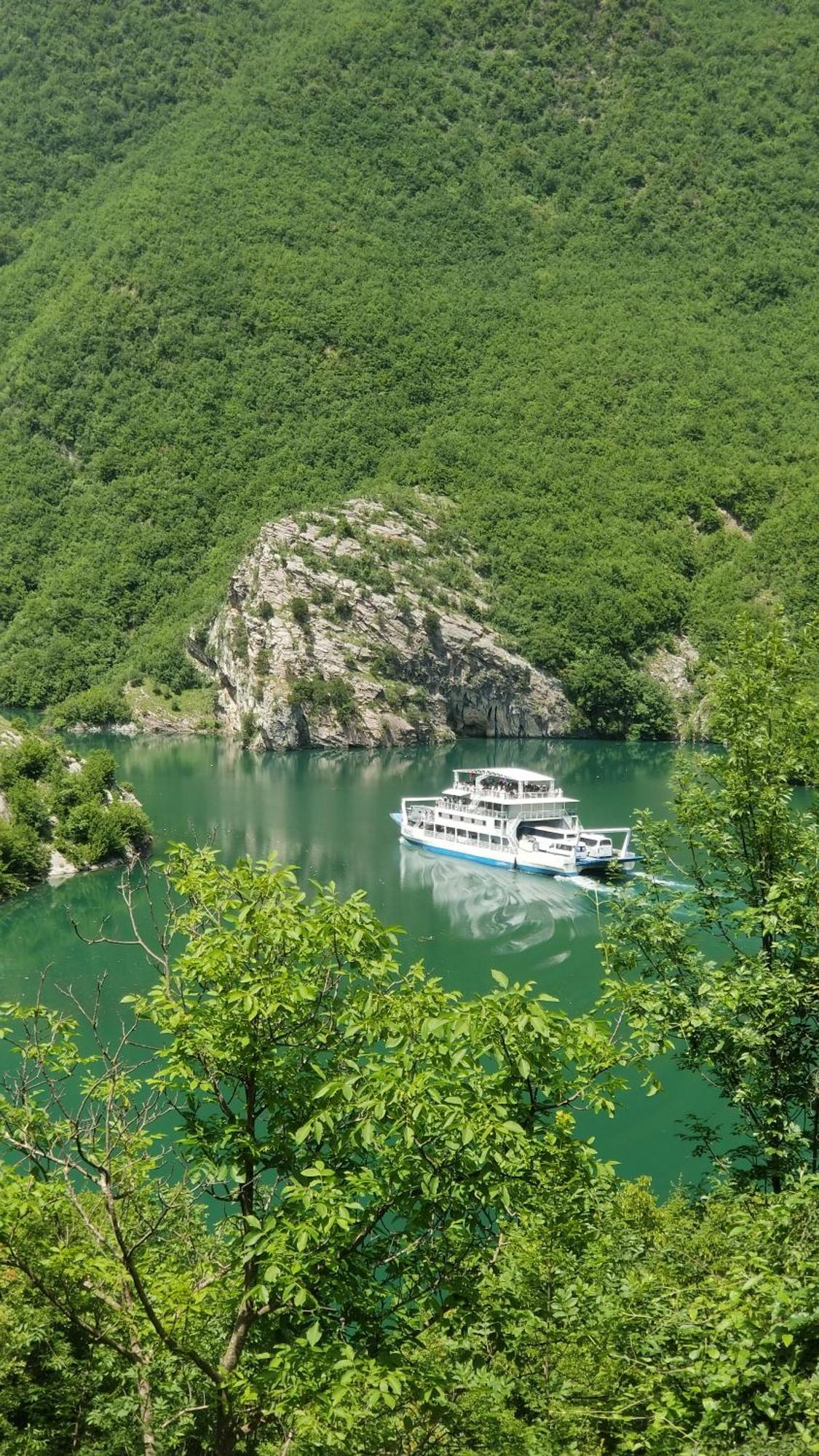 Twin Villas Komani Lake Экстерьер фото