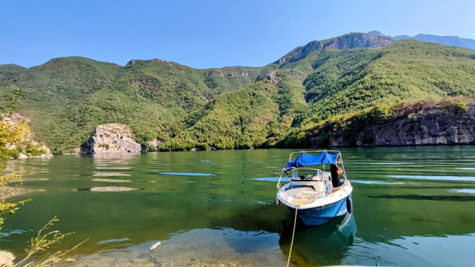 Twin Villas Komani Lake Экстерьер фото